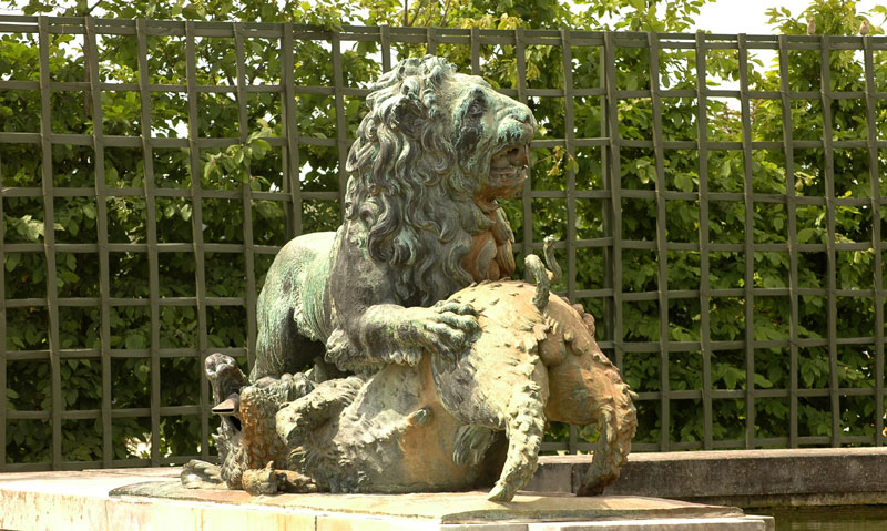 Lion et sanglier. Jean Raon.