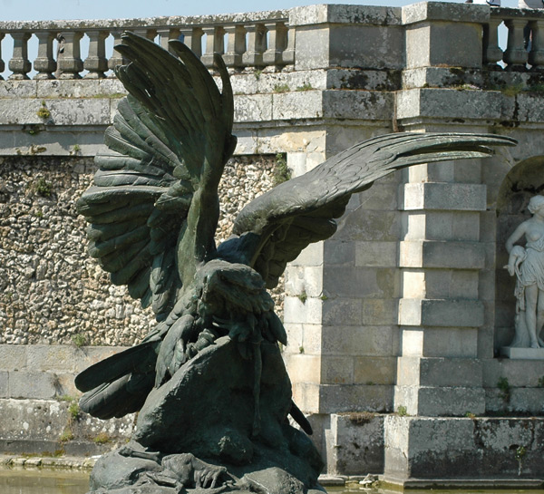 Aigle défendant sa proie. Auguste Cain.